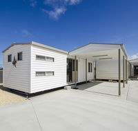 Rocks Retreat Cabin - Seal - NT Tourism