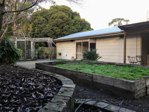 Romantic Getaway With Spa And Wifi - Pet Friendly - NT Tourism 0