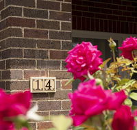 Rose Cottage - Charming Double Brick - Near Cook Park  CBD - NT Tourism