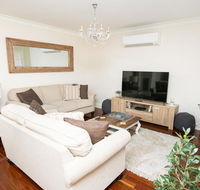 Roselawn Entertainer Large  Luxurious Sleeps 12 - NT Tourism