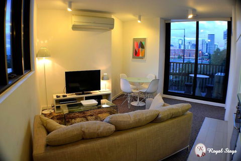 Royal Stays Apartments Melbourne - Docklands - Accommodation NT 2