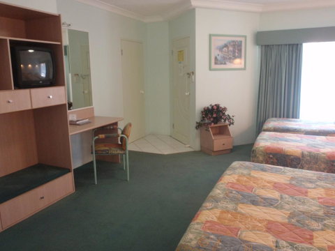 Runaway Bay Motor Inn - Accommodation NT 2