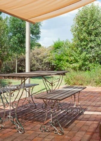 Saltaire Cottages - Accommodation NT 3