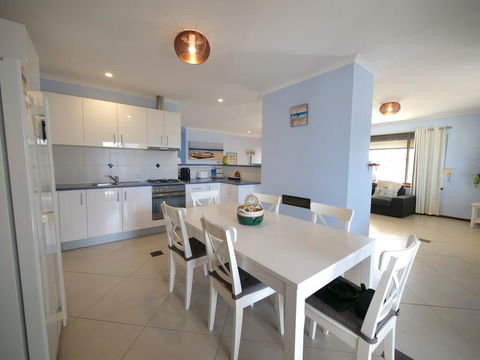 Salty Air Apartments Kingscote Kangaroo Island - Accommodation NT 3