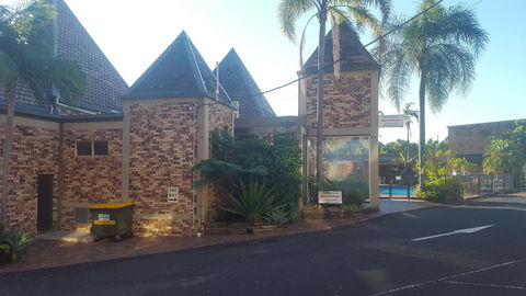 Sanctuary Resort Motor Inn - NT Tourism 0