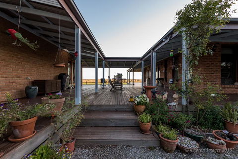 Sanctuary@Waratah - Accommodation NT 1