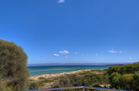 Sandbar Beach House - Accommodation NT 3