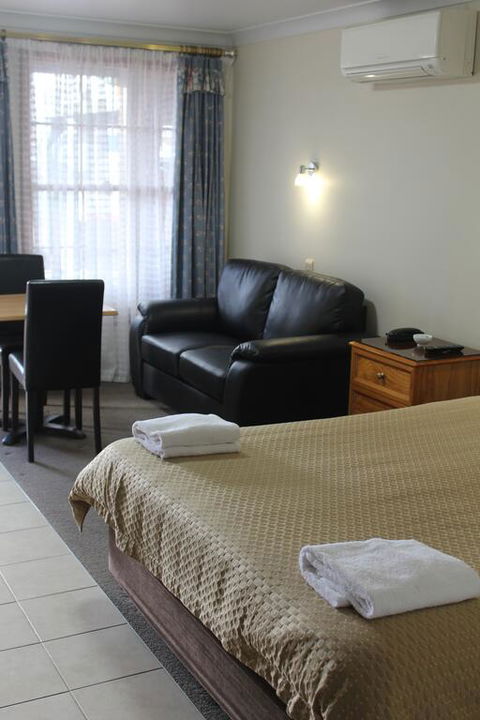 Sandstock Motor Inn Armidale - NT Tourism 3