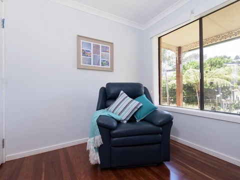 Sandy Point Road, 98, Eden By The Bay - NT Tourism 2