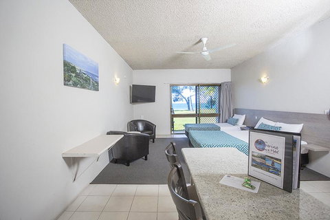 Sarina Beach Motel - Accommodation NT 3