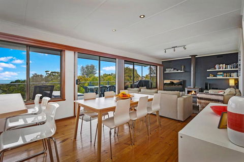 SEA URCHIN - Beautiful Skenes Creek Home - Accommodation NT 0