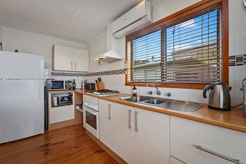 SEA URCHIN - Beautiful Skenes Creek Home - Accommodation NT 3