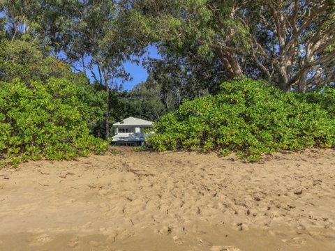 Seabreeze Beachfront - Clifton - Accommodation NT 0