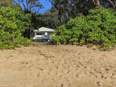 Seabreeze Beachfront - Clifton - Accommodation NT 1