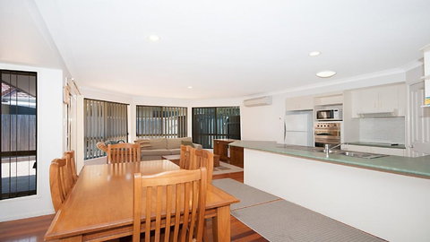 Seachange - Foxtel, Netflix, WiFi - Accommodation NT 2