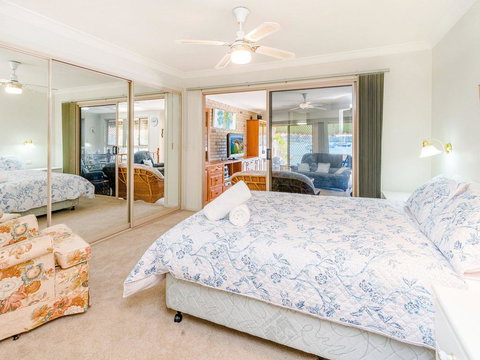 Seachange -Waterfront - Accommodation NT 2