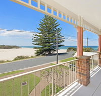 SEASCAPE - An Enticing Lakeside Escape - Accommodation NT