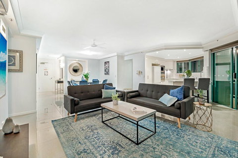 Seaside Luxury, Perfect Location - Accommodation NT 3