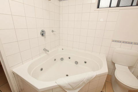 Seaview Motel & Apartments - NT Tourism 1