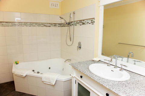 Secret Cottage - Accommodation NT 2