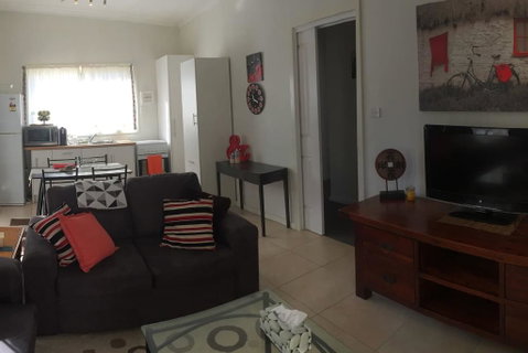 Self-contained Private 2 Bedroom Apartment - Accommodation NT 1