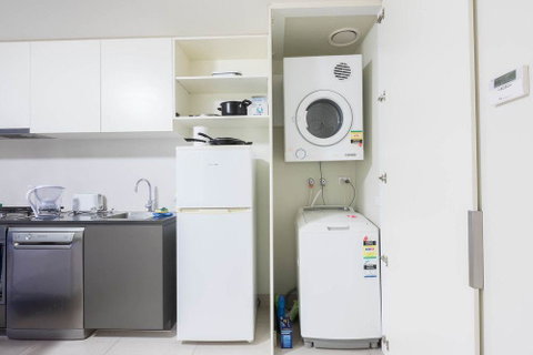 Service Apartment Collins St - Accommodation NT 3