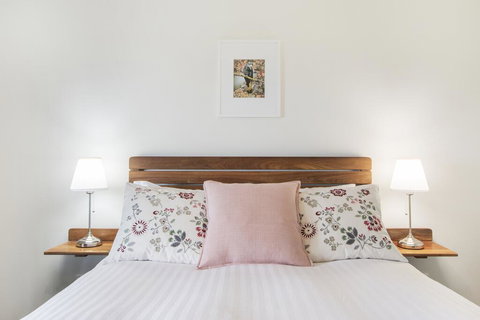 Shambhala Guesthouse - Accommodation NT 1