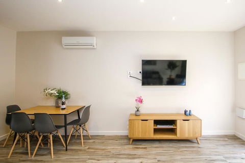 Shepparton Lakeside Serviced Apartment - Accommodation NT 2