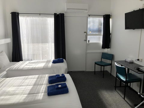 Ship Inn Motel - NT Tourism 3
