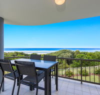 Shoreline Six With Ocean Views To See The Whales - Accommodation NT