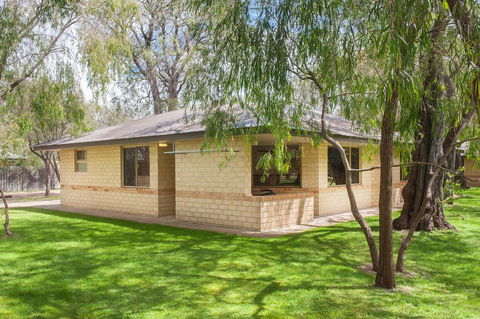 Siesta Park Holiday Resort - NT Tourism 3