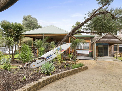 Silverleaves On The Beach - NT Tourism 0