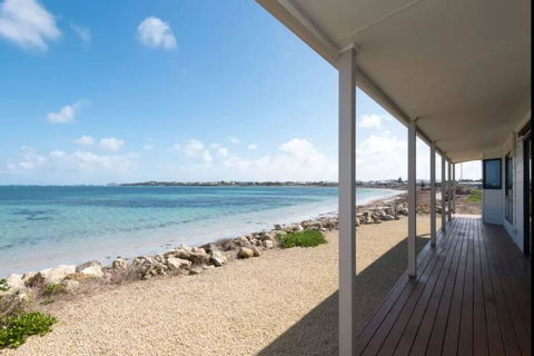 Smart Beach House @ Pelican Point - NT Tourism 1