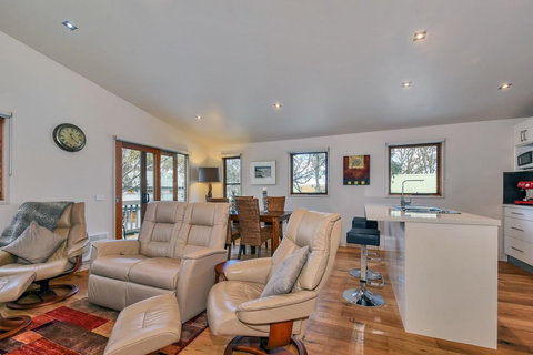 Snow Bound - Accommodation NT 1