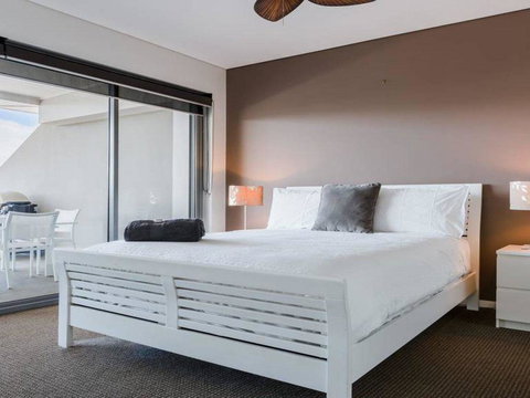 SOLARIS @ Fingal Bay - Accommodation NT 2