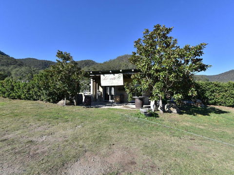 Somerville Wines Farmstay In Broke, Super Cute House On Working Farm. Walk For Miles. - NT Tourism 1