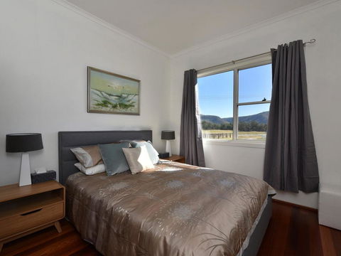 Somerville Wines Farmstay In Broke, Super Cute House On Working Farm. Walk For Miles. - NT Tourism 3