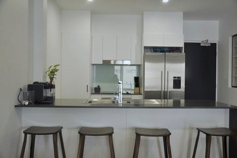 Spacious 2 Bed 2 Bath Unit - LUMA APARTMENTS - Accommodation NT 3