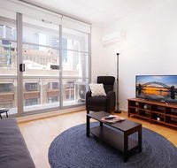 Spacious and Bright Studio in the Middle of Town - NT Tourism