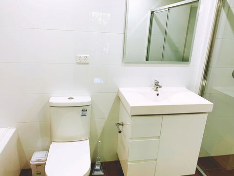 Spacious Apartment Close To Train Station And Airport - Accommodation NT 0