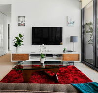 Spacious luxury 3Br Top Location  WiFi Gym Pool - Accommodation NT