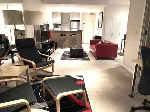 Spacious Seaviews - StayCentral - Accommodation NT 3