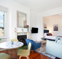 Spacious Studio With Balcony in Inner-City Glebe - Accommodation NT