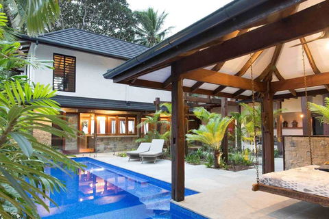 Spice At Oak Award Winning Luxury Absolute Oceanfront House Oak Beach Near Port Douglas - NT Tourism 0