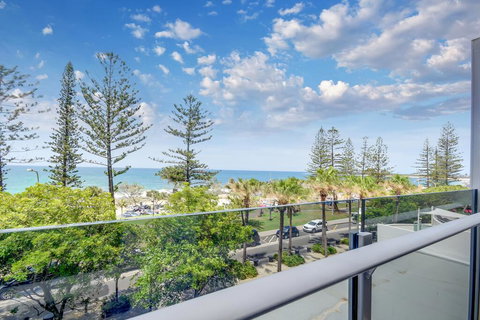 SPIN13- ESCAPE TO MOOLOOLABA - Accommodation NT 0