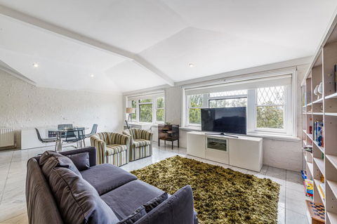 Spoilt For Choice 2-bed/2-bath + Free Parking - NT Tourism 1