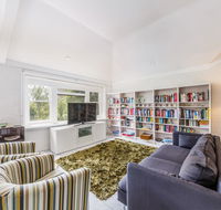 Spoilt for choice 2-bed/2-bath  Free parking - NT Tourism