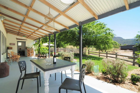 Spring Grove Dairy - Picturesque Views! - Accommodation NT 2