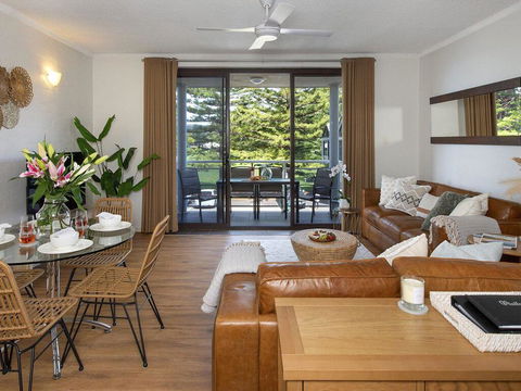 St Tropez Beachside Luxe - Accommodation NT 1
