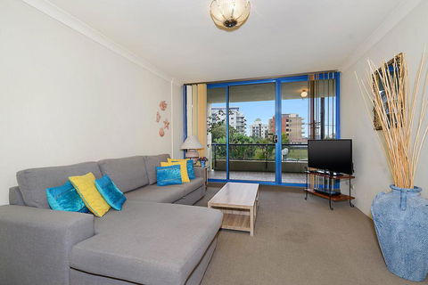 St Tropez Unit 9 - The Entrance, NSW - NT Tourism 1